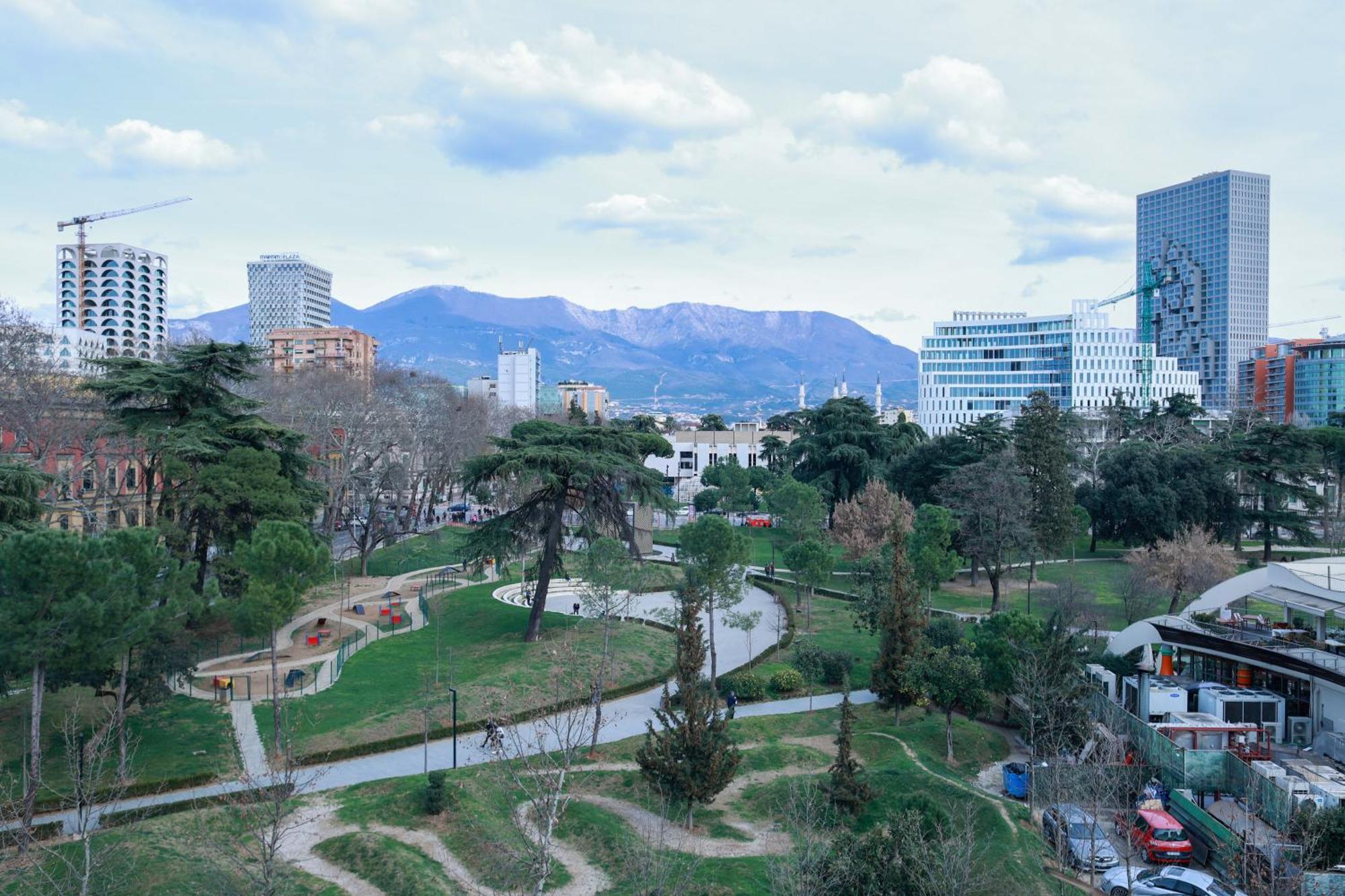 Bianca Vista Tirana Apartment ภายนอก รูปภาพ